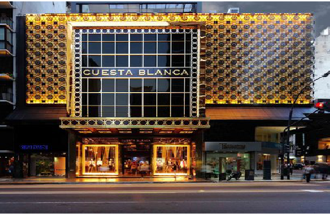 府谷门头设计与商业空间的纽带。